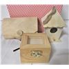 Image 3 : Box of Small Wooden Craft Items