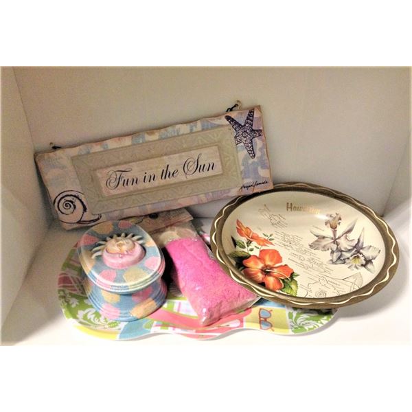 Group of "Fun in the Sun" decorative Items