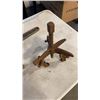 Image 3 : LOBSTER 2 FOOT LONG ADJUSTABLE WRENCH AND VICES