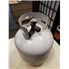 Image 8 : POWERFIST 2/6/10A BATTERY CHARGER WITH 2 GREASE GUNS AND 20LB PROPANE TANK