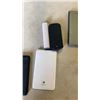 Image 8 : 6 PORTABLE POWER PACKS - 2-6000 MAH AND SAMSUNG BATTERY CHARGER/POWER PACK