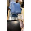 Image 2 : 36" MIRROR WITH 2 PILLOWS, 3 SLEEPING BAGS AND PAPER ORGANIZER