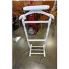 Image 2 : WHITE BUTLERS RACK