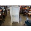 Image 3 : WHITE 5 FOOT CABINET
