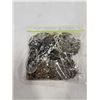 Image 3 : BAG OF RINGS AND 2 BAGS OF GOLD AND SILVER TONE JEWELLERY