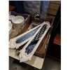 Image 2 : 2 BOXES OF CORNING WARE AND DECORATIVE MIRRORS