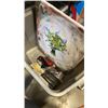 Image 4 : TOTE OF ARTWORK, PRINTS, PICTURE FRAMES AND OVERHEAD PROJECTOR