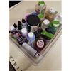 Image 8 : BIN OF PAINTS, GLITTER, CRAFT SUPPLIES