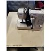 Image 2 : KENMORE SEWING MACHINE