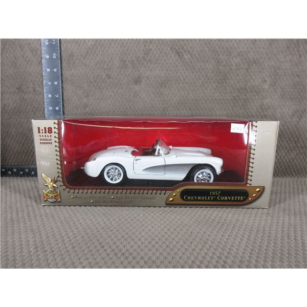 1957 Chevrolet Corvette - Road Signature 1:18 Diecast
