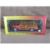 Image 1 : 1949 Ford Woody Station Wagon - Motor City 1:18 Diecast