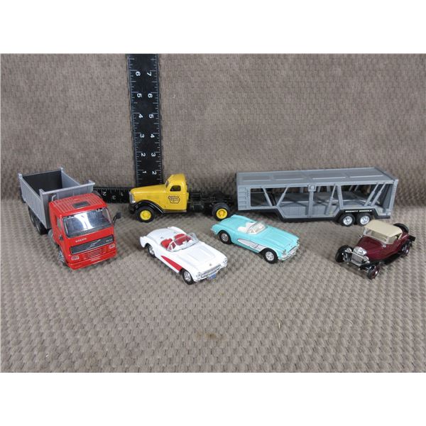 O Gauge Train Scale Items - 3 Cars, 2 Trucks