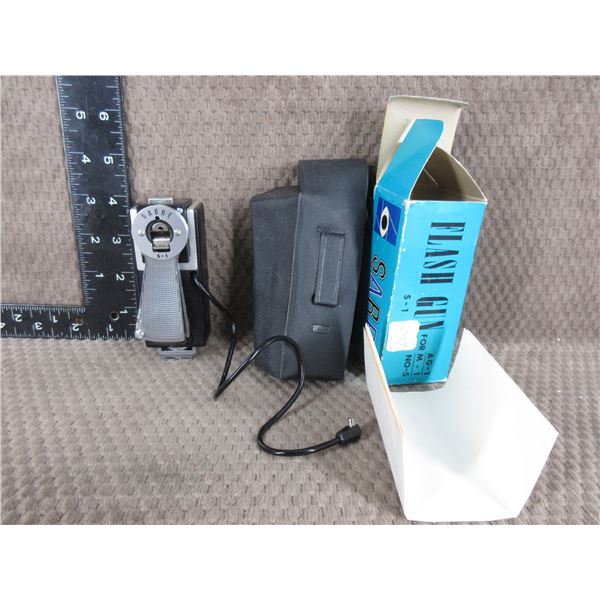 Vintage Sabre Flash Gun for Photos