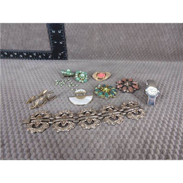 6 - Pieces of Vintage Costume Jewelry
