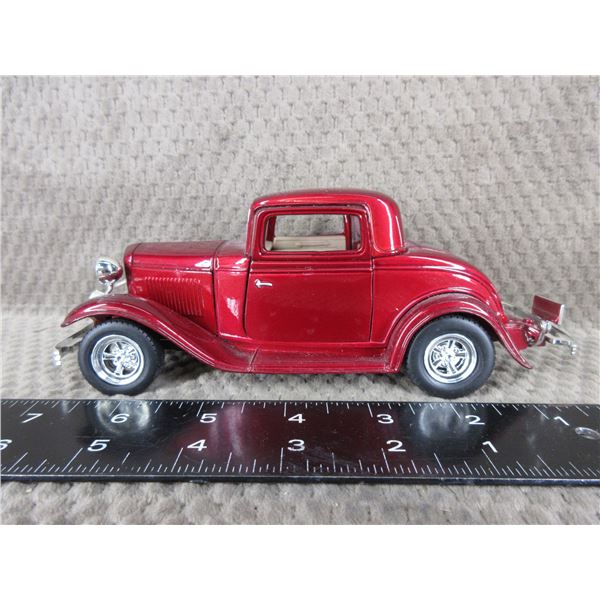 1932 Ford Coupe - 1:24 Diecast no box