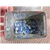 Image 7 : Repeater Fine Cut Tin with Blue Rocks in it