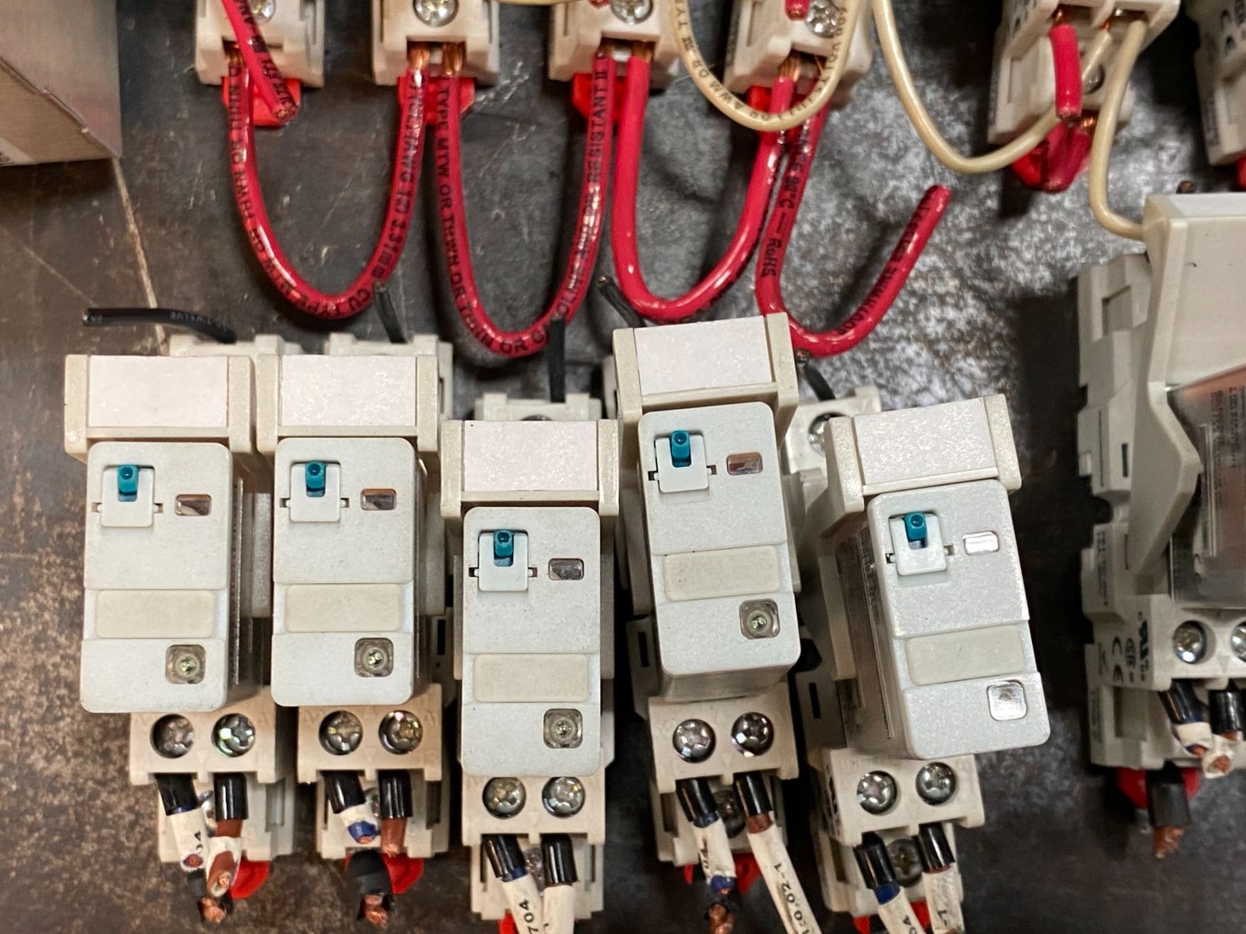 LOT OF MISC. ELECTRICAL ITEMS