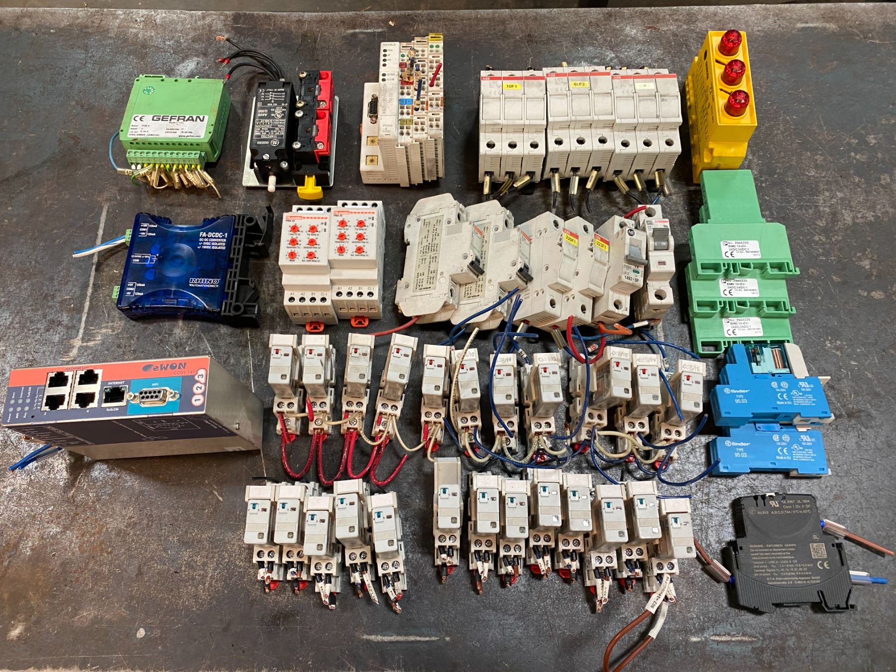 LOT OF MISC. ELECTRICAL ITEMS