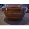 Image 1 : Primitive USA Brown 9 Inch Shoulder Bowl #2032306