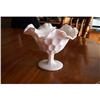 Image 1 : Fenton Thumbnail Milk Glass Vase #2012600