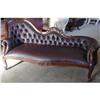Image 1 : VICTORIAN STYLE LEATHER CLUB SOFA SETTEE #2039903