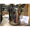 Image 2 : Model YX- 260B portable pressure steam sterilizer - 12L