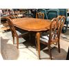 Image 2 : 7 Piece dining room table set - table/2 leaves & four chairs