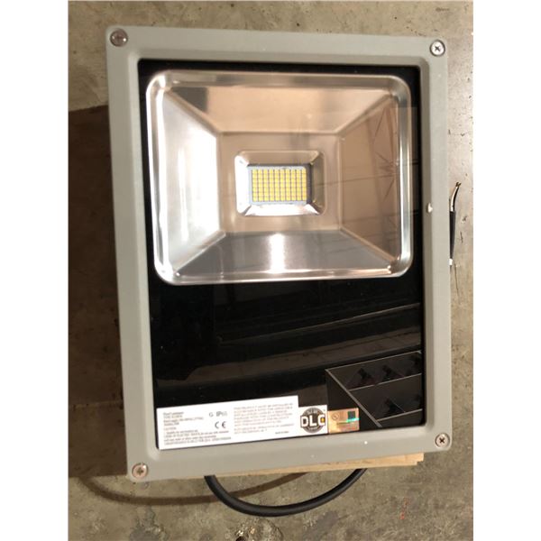  New  LED 70W directional light fixture