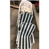 Image 1 : 2 Folding lawn chairs & 4 plastic stacking lawn chairs