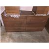 Image 4 : 3 piece contemporary bedroom set - 6 drawer dresser & two 2 drawer nightstands