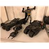 Image 2 : Shelf lot w/6 Batman collectors pieces - Batman action figure & 5 Batman mobiles