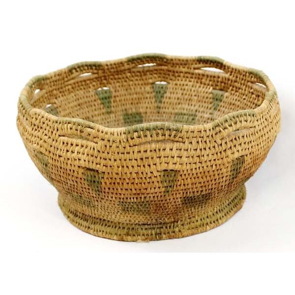 Vintage Quileute Scalloped Rim Basket