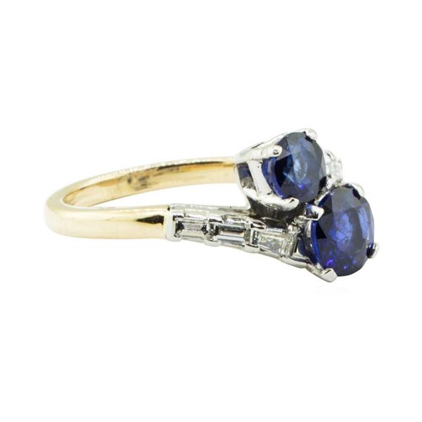 2.07 ctw Oval Brilliant Blue Sapphire Ring - 14KT Yellow Gold