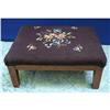 Image 1 : SHABBY CHIC NEEDLWORK FOOT STOOL #2047924