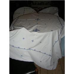Big embroidered table cloth with 12 napkins #2049129