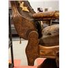 Image 4 : 1800S BARBER CHAIR VERY RARE EARLY ITEM WOOD BASE