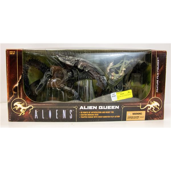 LARGE MCFARLANE ALIEN QUEEN BOXED SET