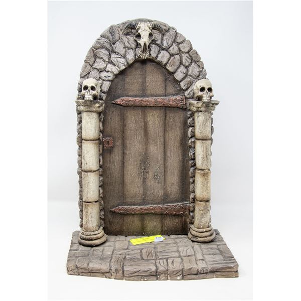 CASTLE GATE SKULL DIORAMA