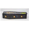 Image 1 : 1/6 SCALE VELVET LINED COFFIN