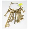 Image 1 : SET OF BRASS DUNGEON KEYS ON RING LARGE