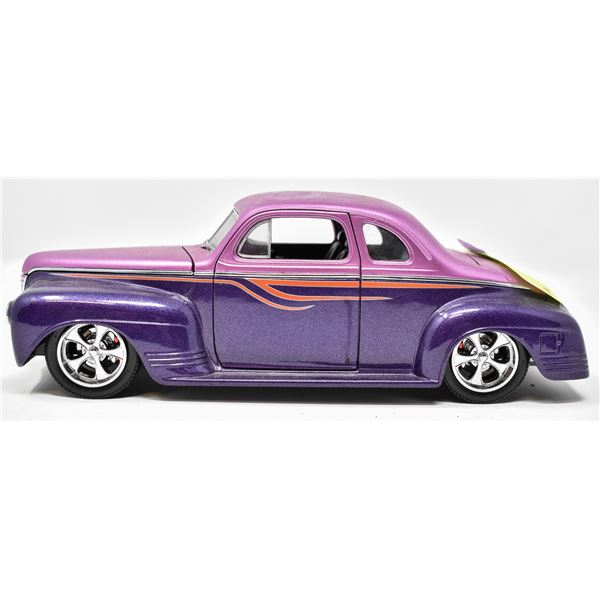 1/18 SCALE DIECAST 1941 PLYMOUTH COUPE