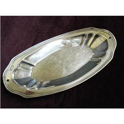 LOVELY SERVING OVAL SILVERPLATE TRAY #2020238