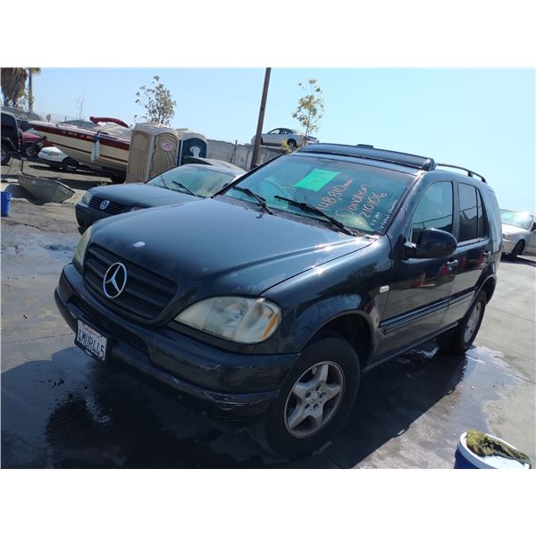 2000 Mercedes-Benz M-Class
