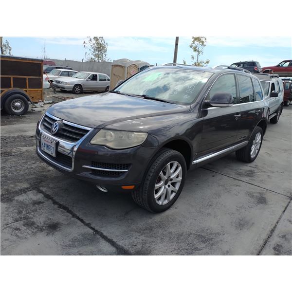 2008 Volkswagen Touareg 2
