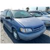 Image 2 : 1998 Toyota Sienna