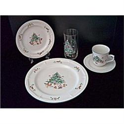 Ming Pao Porcelain - Service for 8 #2046675