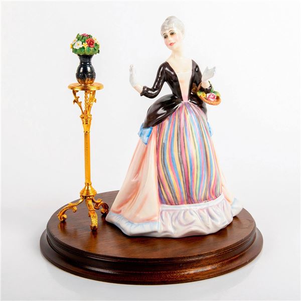 Flower Arranging HN3040 - Royal Doulton Figurine
