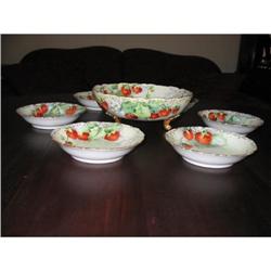 T  & V LIMOGES BERRY BOWL SET #2033644