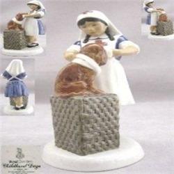 Royal Doulton  Series "It wont Hurt" #2045287