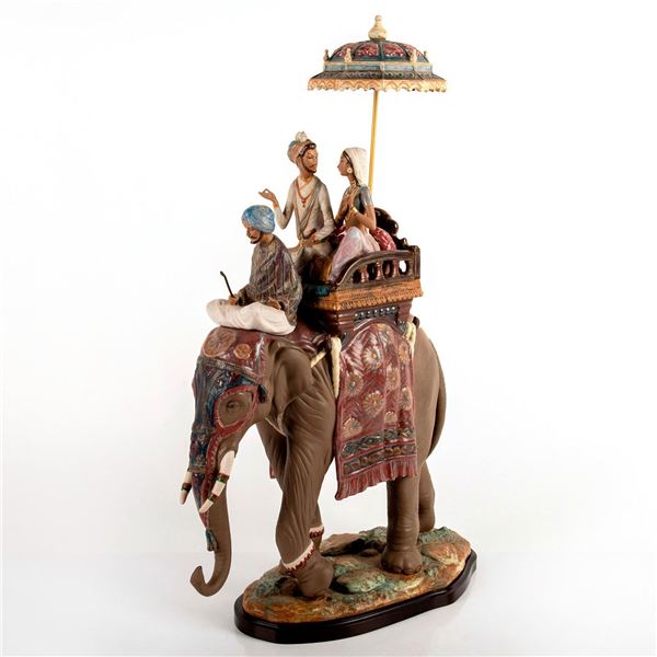 Lladro Figurine Grouping, Road to Mandalay 1013556, Signed